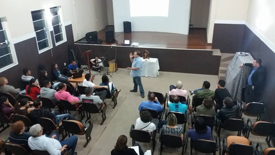 Palestra em comunidade de fé